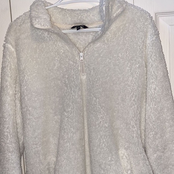 fluffy sweater - Picture 1 of 1